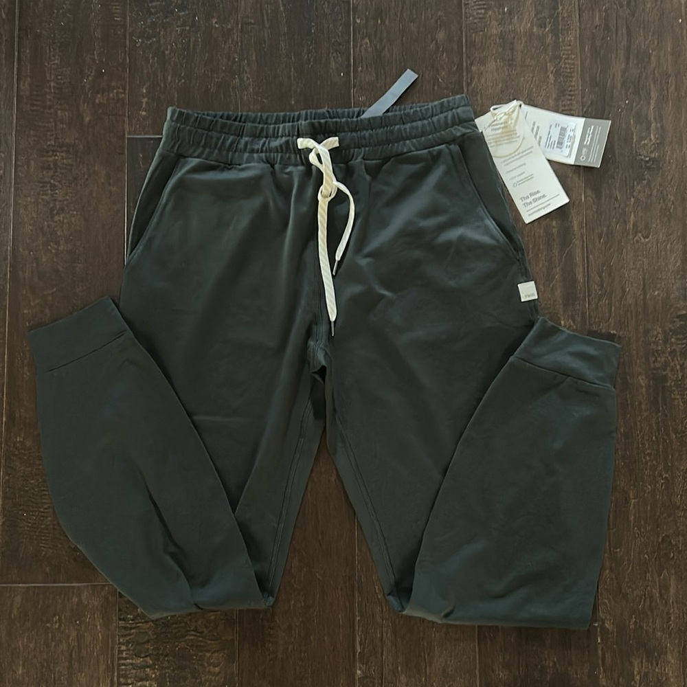 Vuori Joggers Long length  XS NWT Aspen Heather